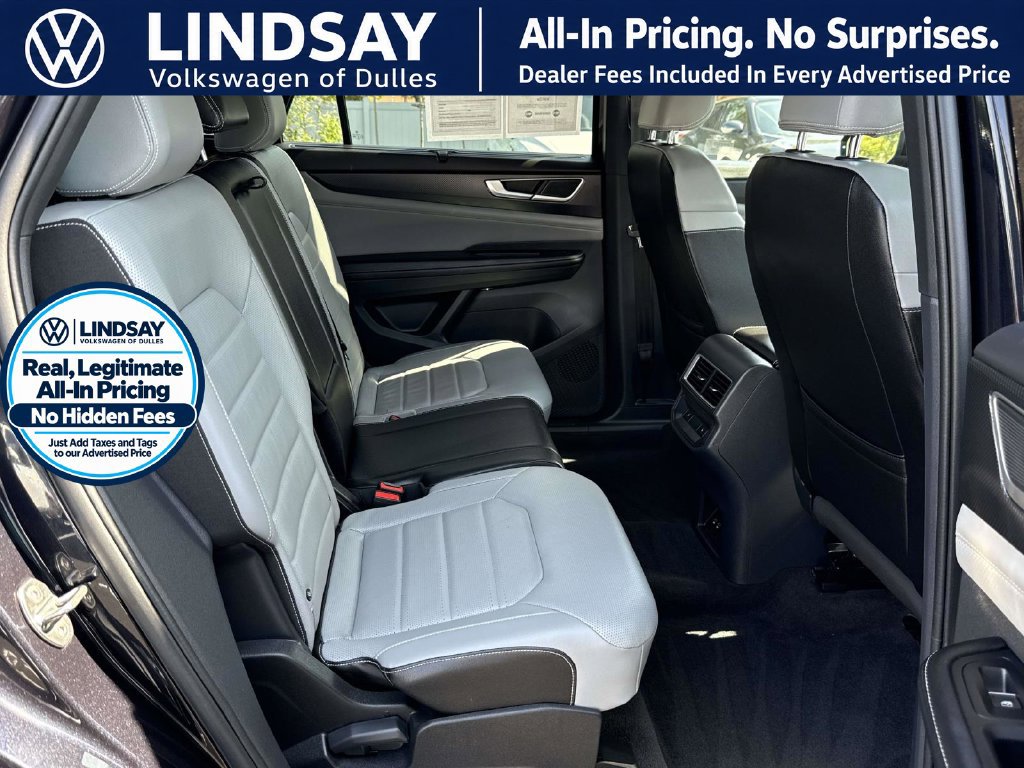 Used 2024 Volkswagen Atlas Cross Sport SEL R-Line AWD/4WD image 12