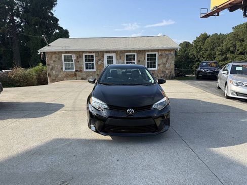 Used 2014 Toyota Corolla LE FWD image 2