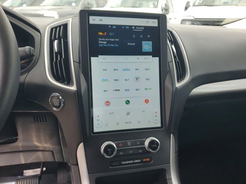 Used 2024 Ford Edge SEL w/ Convenience Package image 25