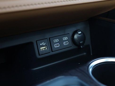 New 2026 Toyota Highlander Platinum image 17