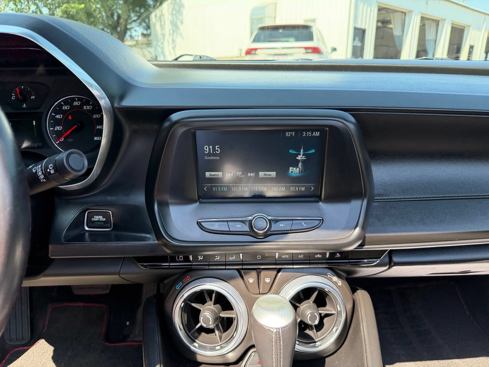 Used 2018 Chevrolet Camaro LT RWD image 21