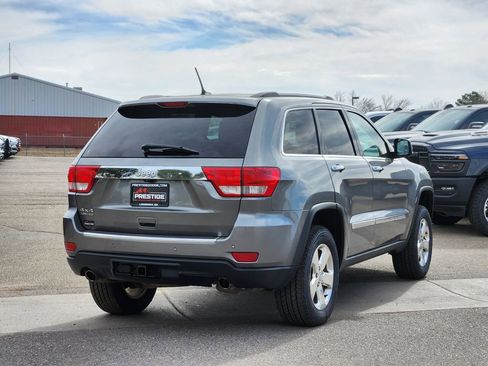 Used 2013 Jeep Grand Cherokee Limited w/ Luxury Group II image 3
