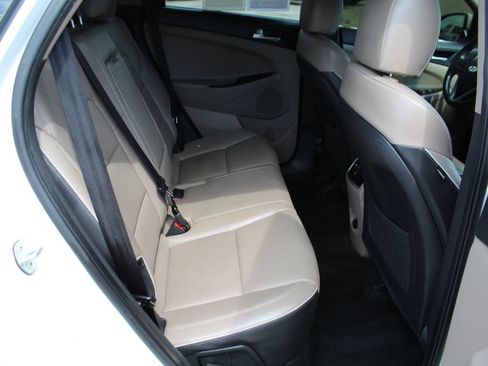 Used 2020 Hyundai Tucson Ultimate w/ Cargo Package AWD/4WD image 13