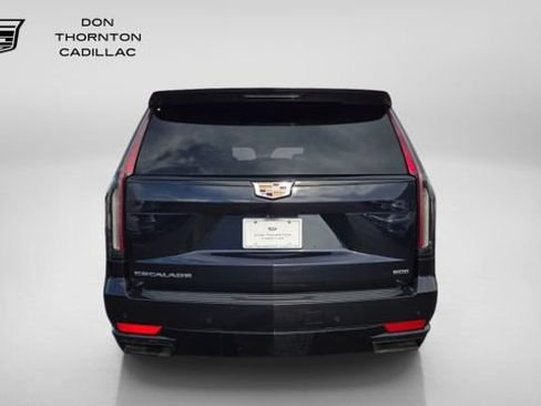Certified 2023 Cadillac Escalade ESV Sport Platinum w/ LPO, Floor Liner Package AWD/4WD image 4