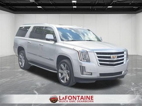Used 2017 Cadillac Escalade ESV Luxury AWD/4WD image 7
