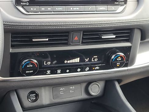 Used 2024 Nissan Rogue SV AWD/4WD image 20