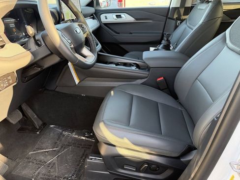 New 2026 Ford Explorer Active w/ Active Comfort Package RWD image 27
