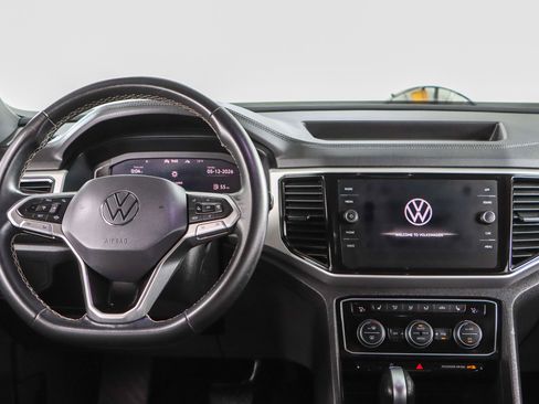 Used 2022 Volkswagen Atlas Cross Sport SE w/ Black Wheel Package AWD/4WD image 17