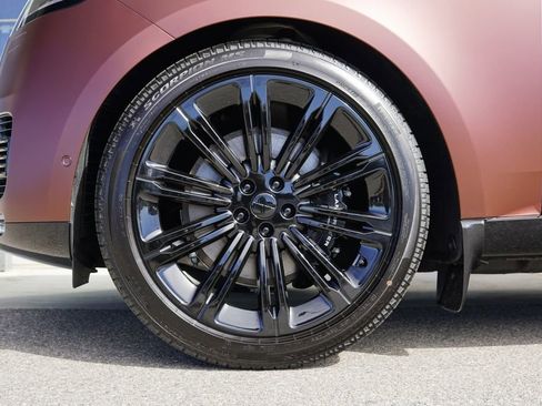 New 2026 Land Rover Range Rover SV image 32