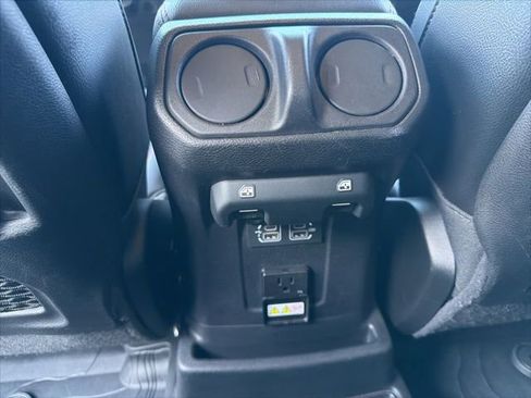 Used 2020 Jeep Wrangler Unlimited Rubicon AWD/4WD image 11