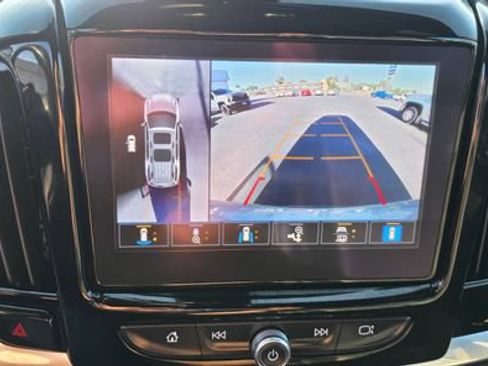 Used 2023 Chevrolet Traverse Premier AWD/4WD image 23