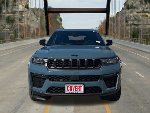 New 2026 Jeep Grand Cherokee L Limited w/ Limited Altitude Package AWD/4WD image 2