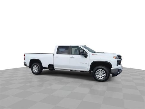 Used 2024 Chevrolet Silverado 3500 LT w/ Convenience Package image 2