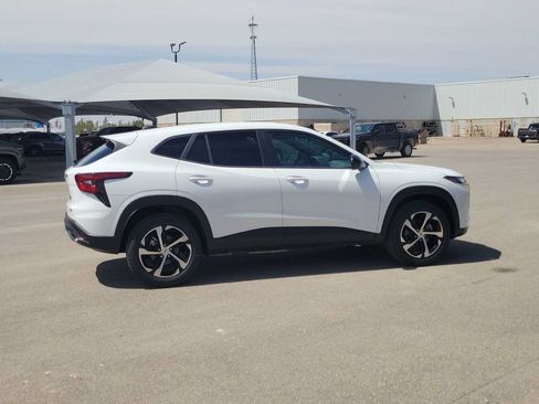 New 2026 Chevrolet Trax RS w/ Driver Confidence Package FWD image 9