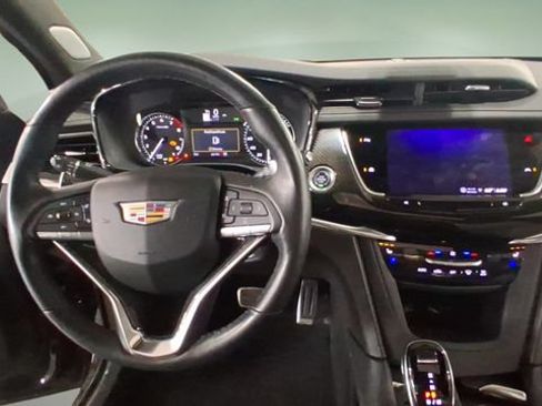 Used 2024 Cadillac XT6 Sport w/ LPO, Onyx Lite Package AWD/4WD image 11