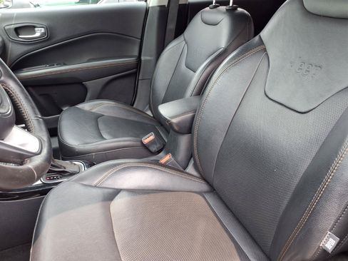 Used 2018 Jeep Compass Limited AWD/4WD image 3