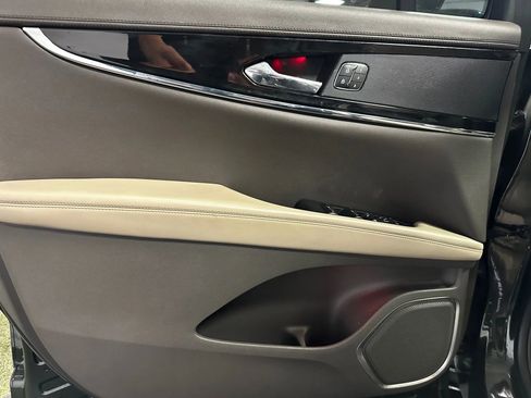 Used 2022 Lincoln Nautilus Reserve image 12