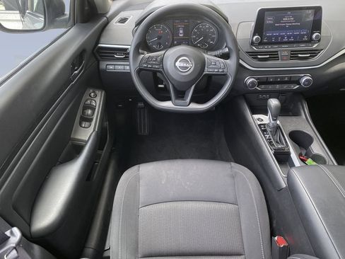 Used 2025 Nissan Altima 2.5 S FWD image 14