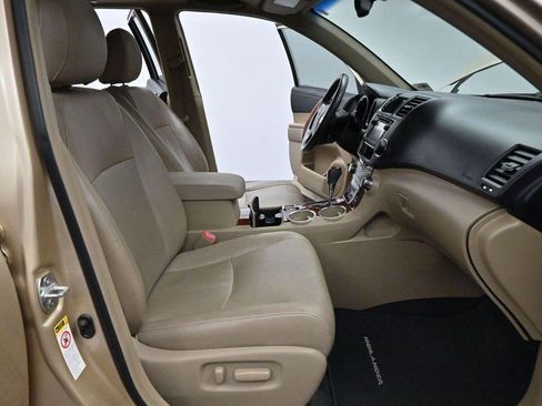 Used 2013 Toyota Highlander Limited FWD image 32