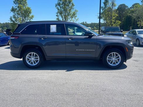 Used 2025 Jeep Grand Cherokee Laredo X AWD/4WD image 8
