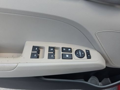 Used 2020 Hyundai Elantra SE w/ Cargo Package (C1) FWD image 17