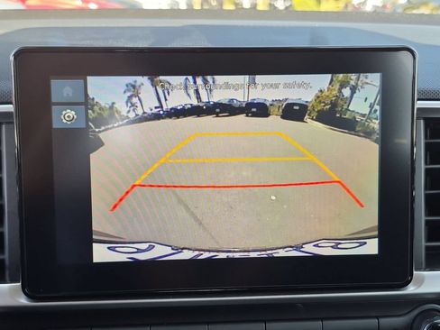 Used 2025 Hyundai Venue SEL FWD image 18