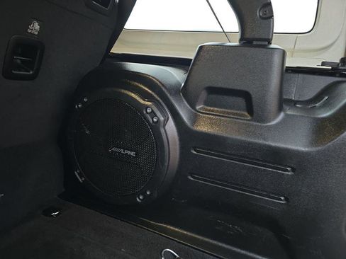 Used 2023 Jeep Wrangler Unlimited w/ Sun & Screen Package image 17