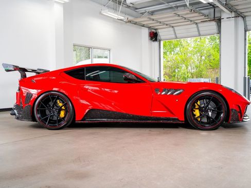 Used 2020 Ferrari 812 Superfast image 5