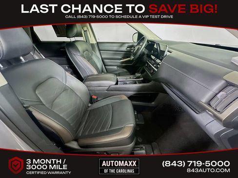 Used 2023 Nissan Pathfinder Platinum w/ Lighting Package (N93) FWD image 12