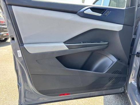 Used 2022 Volkswagen Taos SE image 18