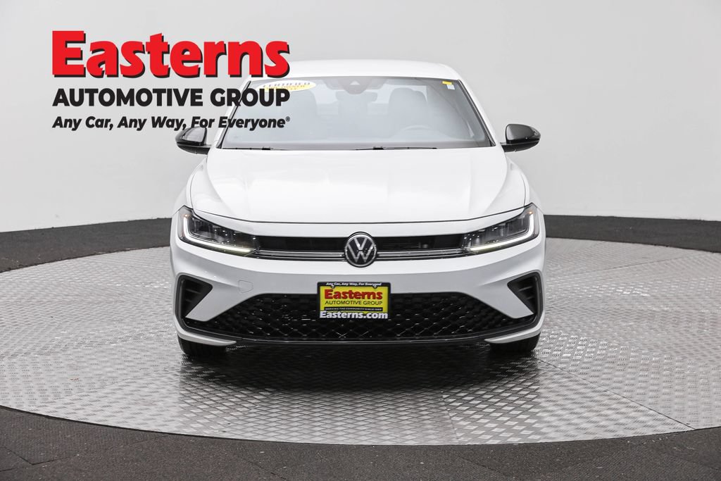 Used 2025 Volkswagen Jetta Sport FWD image 4