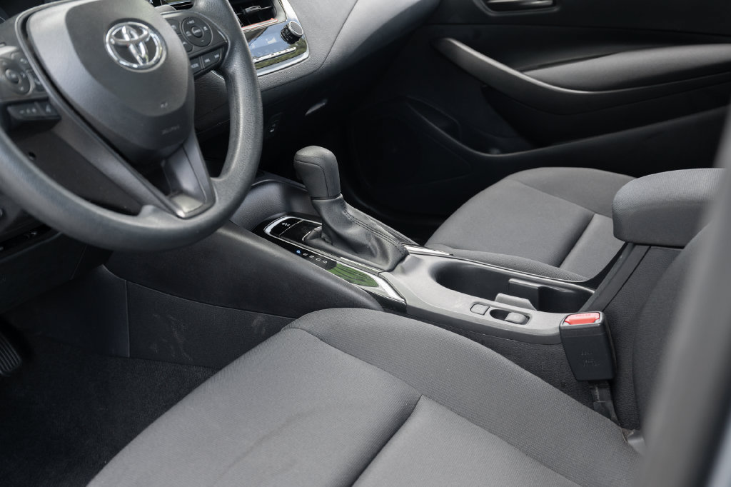 Used 2025 Toyota Corolla LE FWD image 30