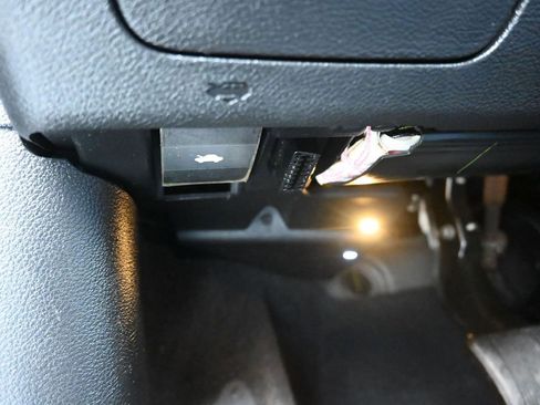 Used 2022 Jeep Cherokee Trailhawk w/ Premium Leather Package image 28