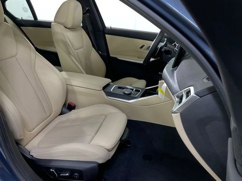 Certified 2025 BMW 330i xDrive Sedan w/ Premium Package AWD/4WD image 35