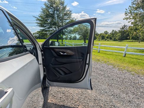 Used 2019 GMC Terrain SLE w/ Driver Convenience Package AWD/4WD image 12
