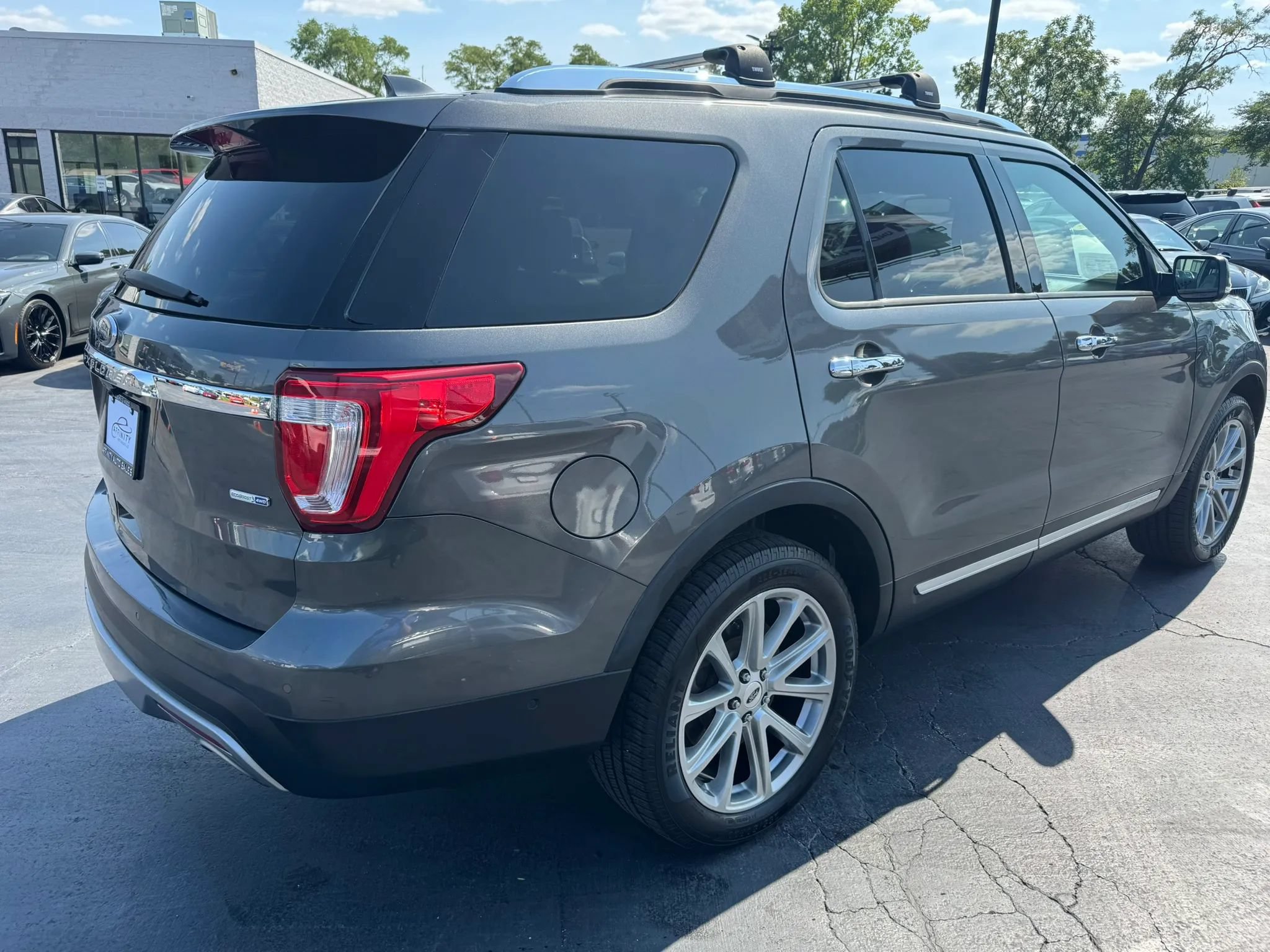Used 2016 Ford Explorer Limited w/ Equipment Group 301A AWD/4WD image 5