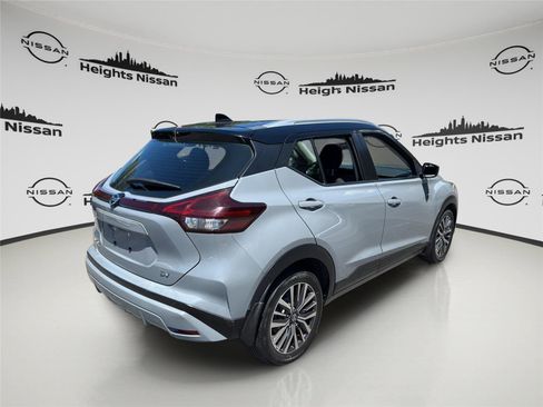 Used 2021 Nissan Kicks SV FWD image 5