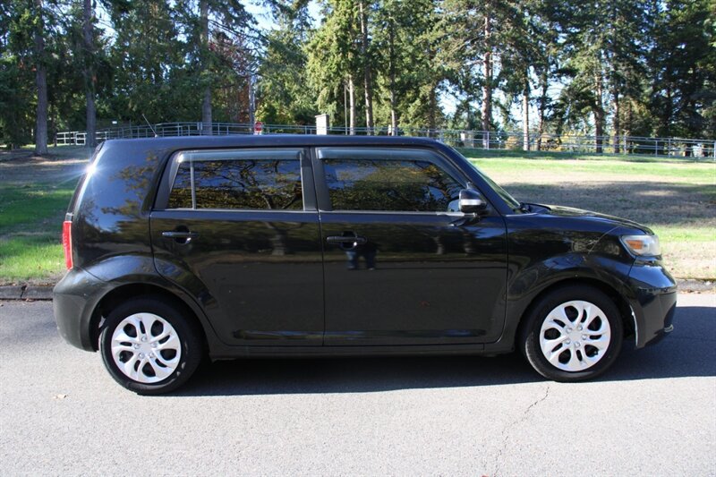Used 2008 Scion xB FWD image 11