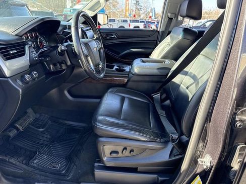 Used 2018 Chevrolet Suburban LT image 23