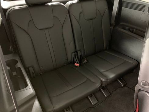 Used 2023 Kia Sorento SX image 28