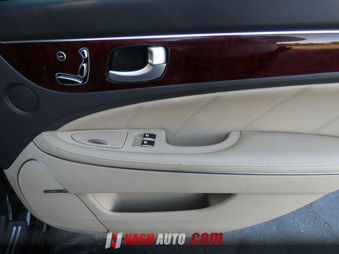 Used 2013 Hyundai Equus Signature RWD image 39
