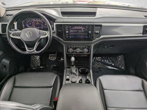 Used 2022 Volkswagen Atlas SEL R-Line AWD/4WD image 16