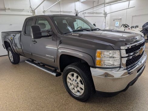 Used 2011 Chevrolet Silverado 2500 LT AWD/4WD image 5