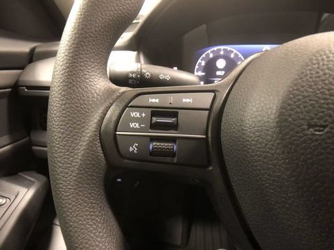 Used 2023 Honda Accord EX image 37