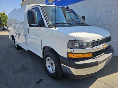 New 2025 Chevrolet Express 3500 w/ Power Convenience Package image 4