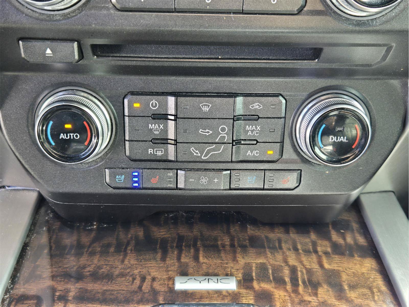 Used 2017 Ford F350 Platinum w/ Platinum Ultimate Package AWD/4WD image 18