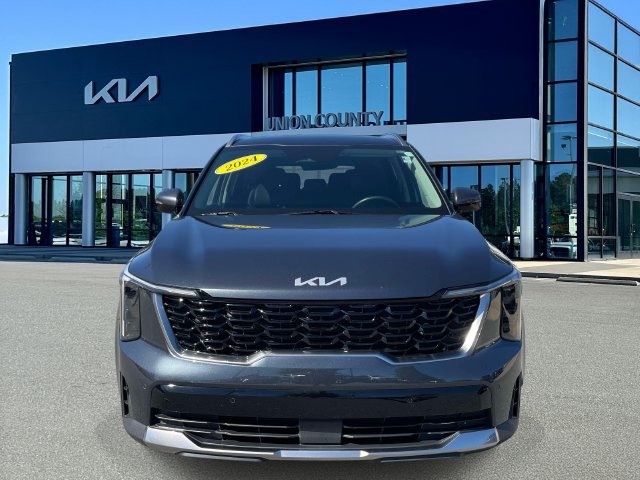 Certified 2024 Kia Sorento S FWD image 2