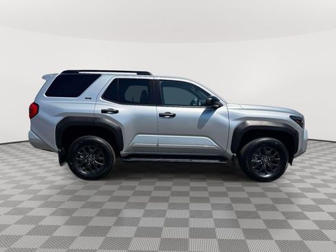 Used 2025 Toyota 4Runner SR5 AWD/4WD image 8