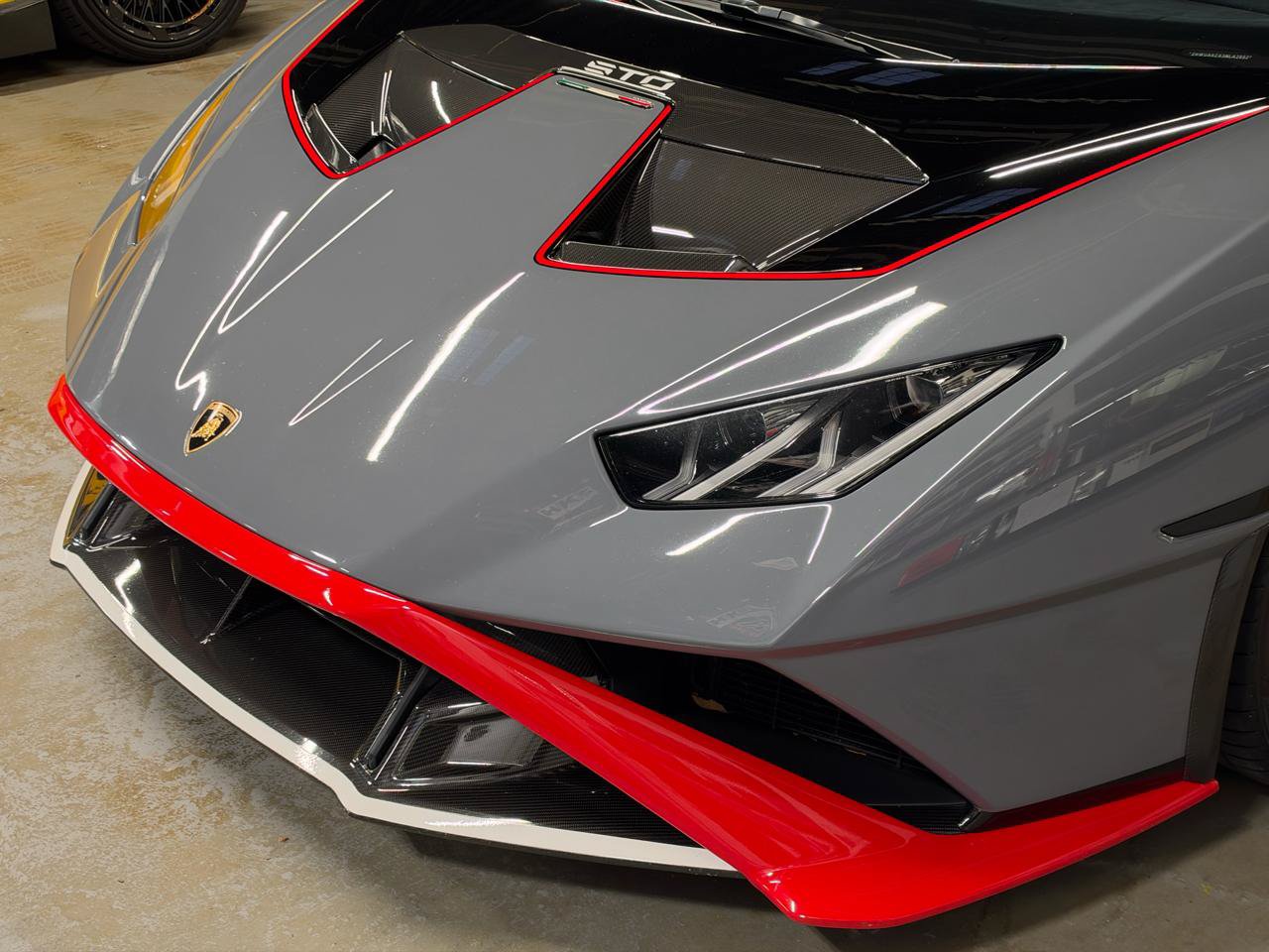 Used 2022 Lamborghini Huracan STO RWD image 15