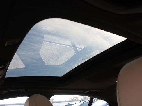 Used 2019 BMW 530i image 64